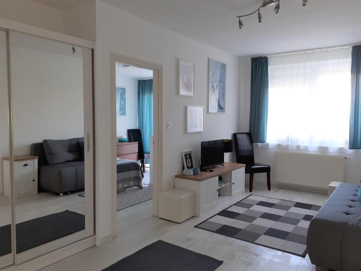 Ferienwohnung Nelli Apartman Keszthely Exterior foto